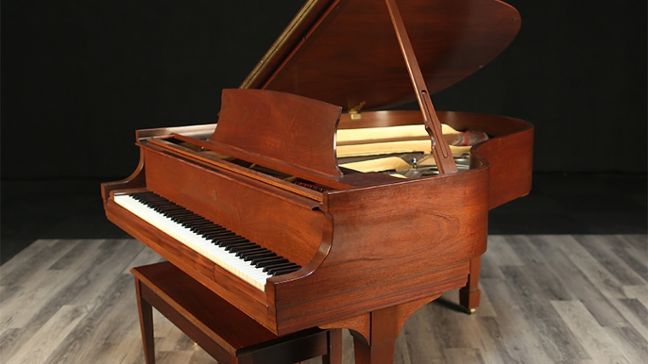 <span>1977</span> Steinway M